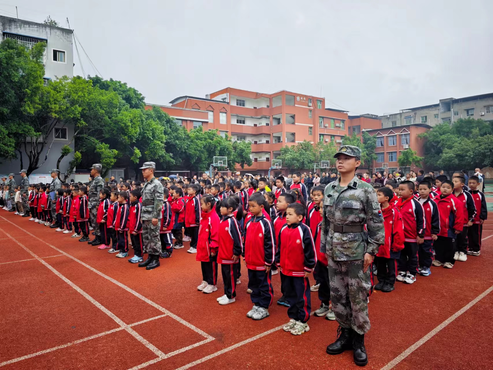 探索革命历史  树立强国梦想